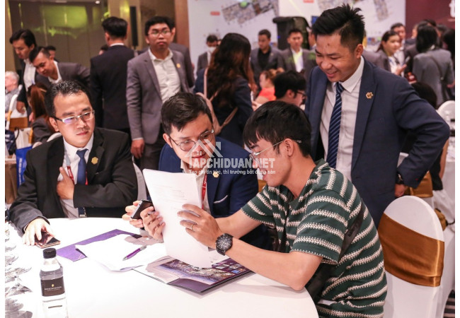 Doanh nghiệp bất động sản săn lùng môi giới giỏi