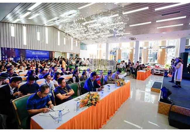 Hàng trăm người đặt mua căn hộ trung tâm Sài Gòn trong ngày ra mắt