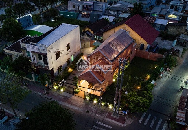 Hiện đại và truyền thống giao thoa trong ngôi nhà gạch mộc ở Trà Vinh