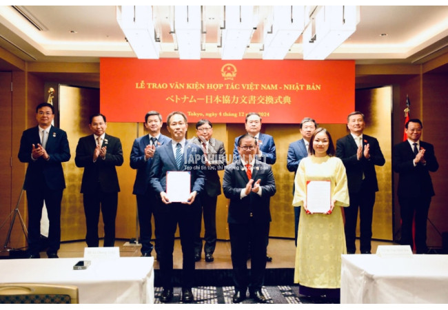 Chủ tịch Quốc hội Trần Thanh Mẫn chứng kiến trao văn kiện hợp tác đầu tư Trung tâm thương mại Aeon M