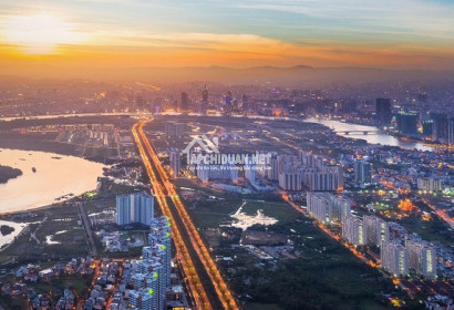 East Valley Mai Chí Thọ