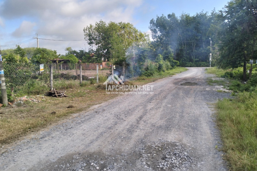 Bán đất tặng nhà nhỏ DT 4x36m quy hoạch KDC hiện hữu tại ấp Trảng Lắm xã Trung Lập Hạ, huyện Củ Chi