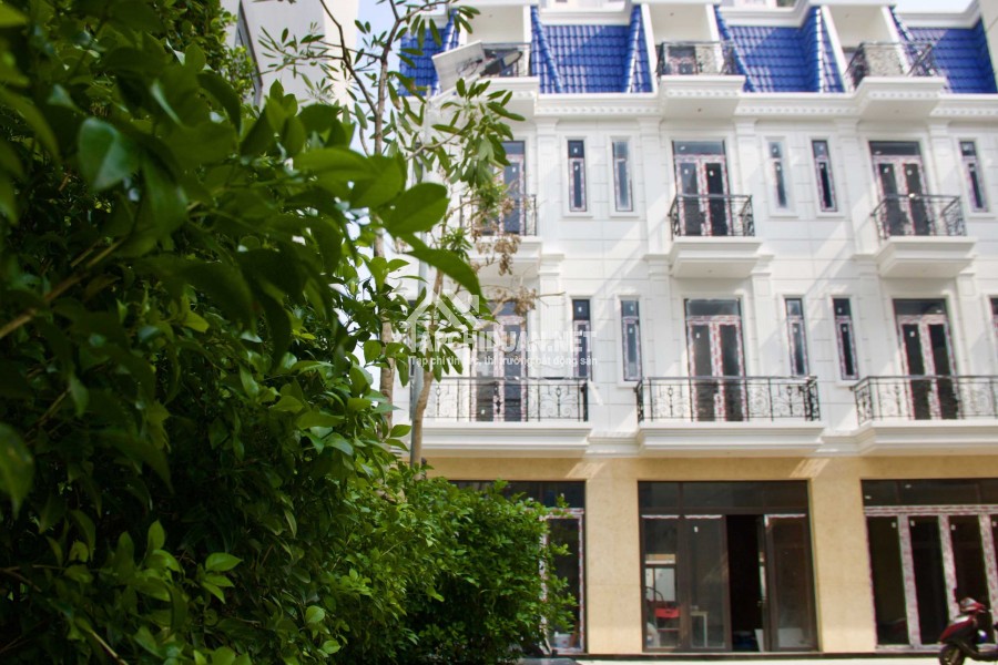 Bán nhà phố Ruby Boutique Residences Quận Tân Phú, thiết kế 3 tầng, 5 PN có thể kinh doanh